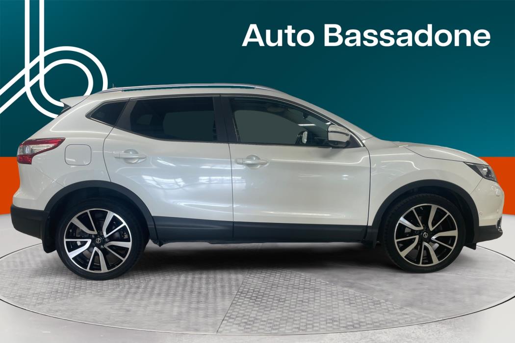 NISSAN Qashqai 2015