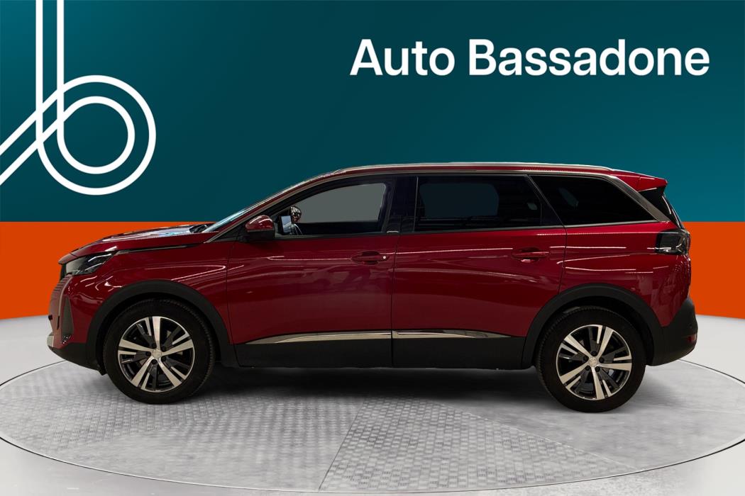 PEUGEOT 5008 2021