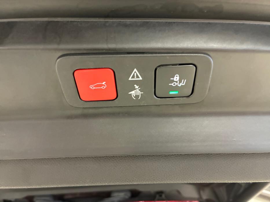 PEUGEOT 5008 2021