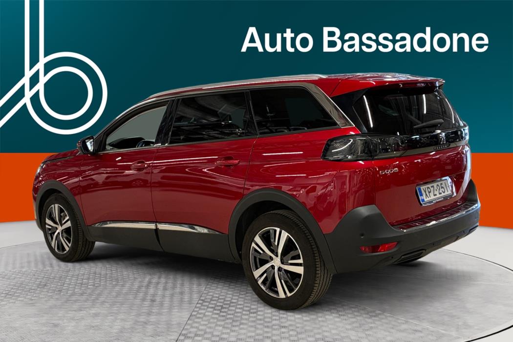 PEUGEOT 5008 2021