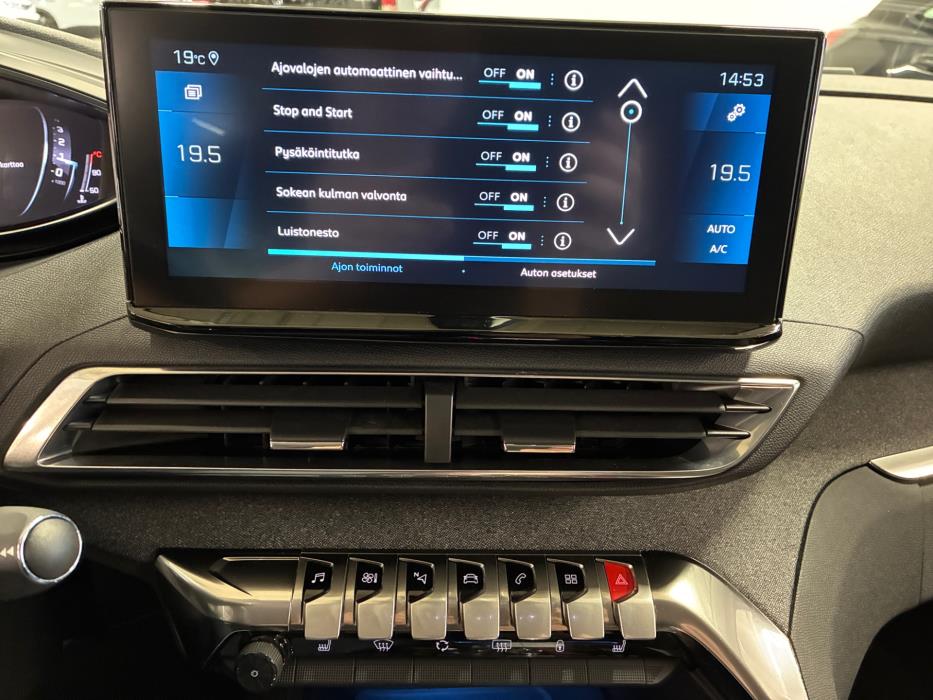 PEUGEOT 5008 2021