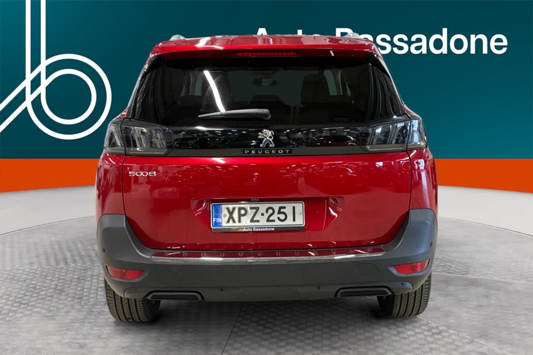 PEUGEOT 5008 2021
