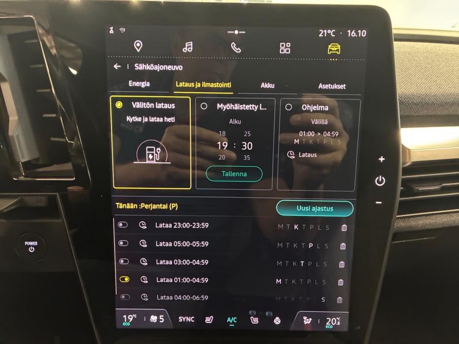 RENAULT Megane 2023