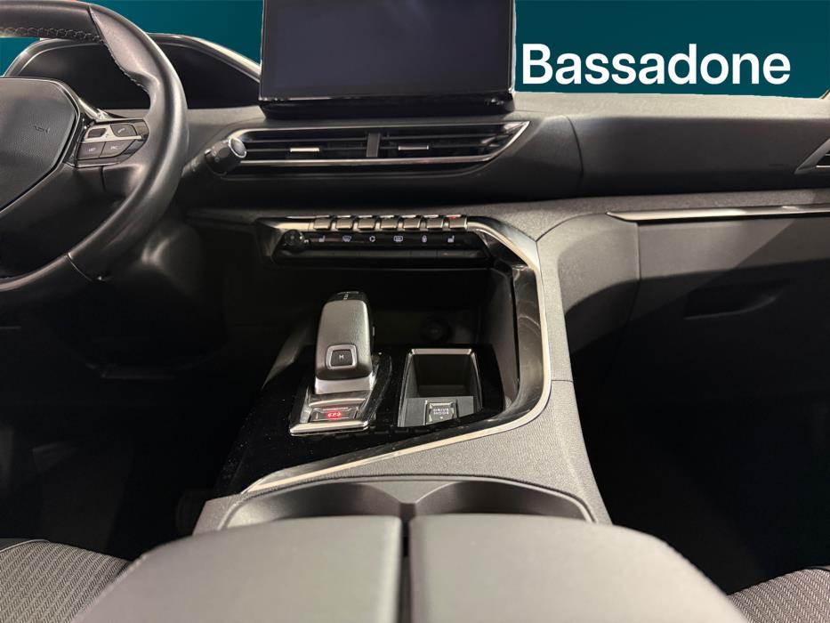 PEUGEOT 3008 2021