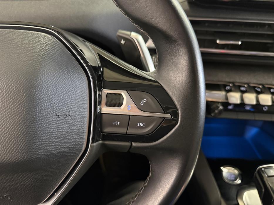 PEUGEOT 3008 2021