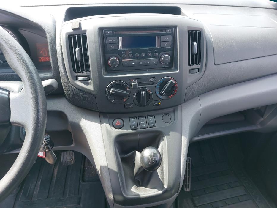 NISSAN NV200 2015