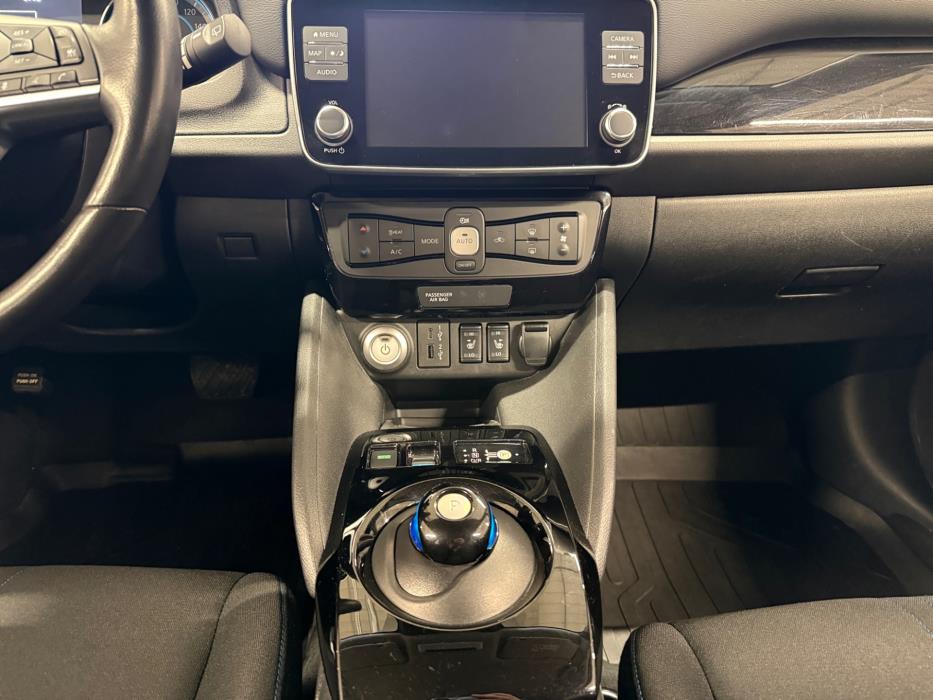 NISSAN LEAF 2023