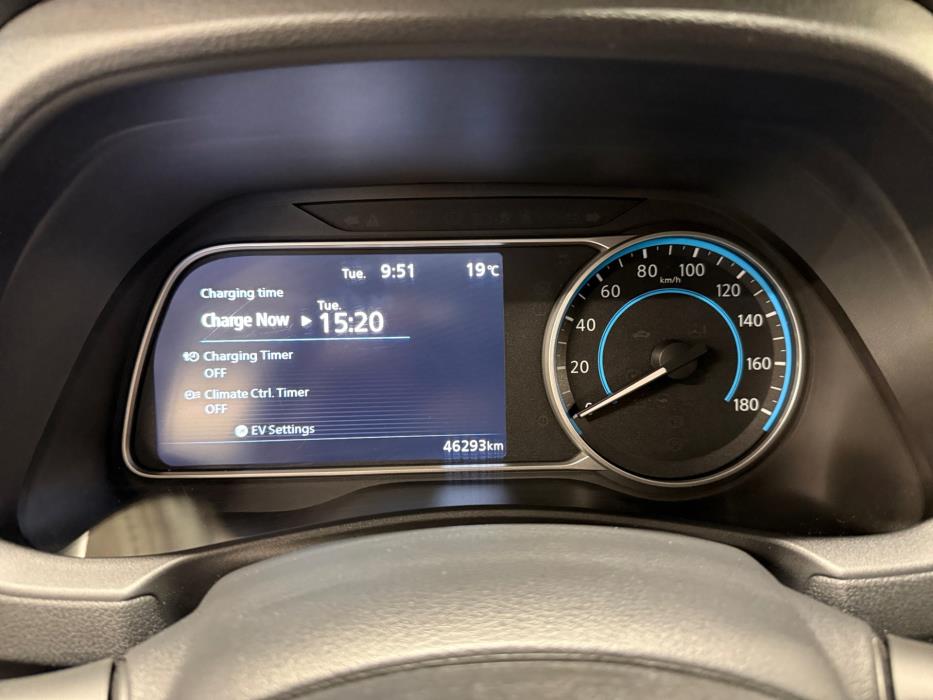 NISSAN LEAF 2023