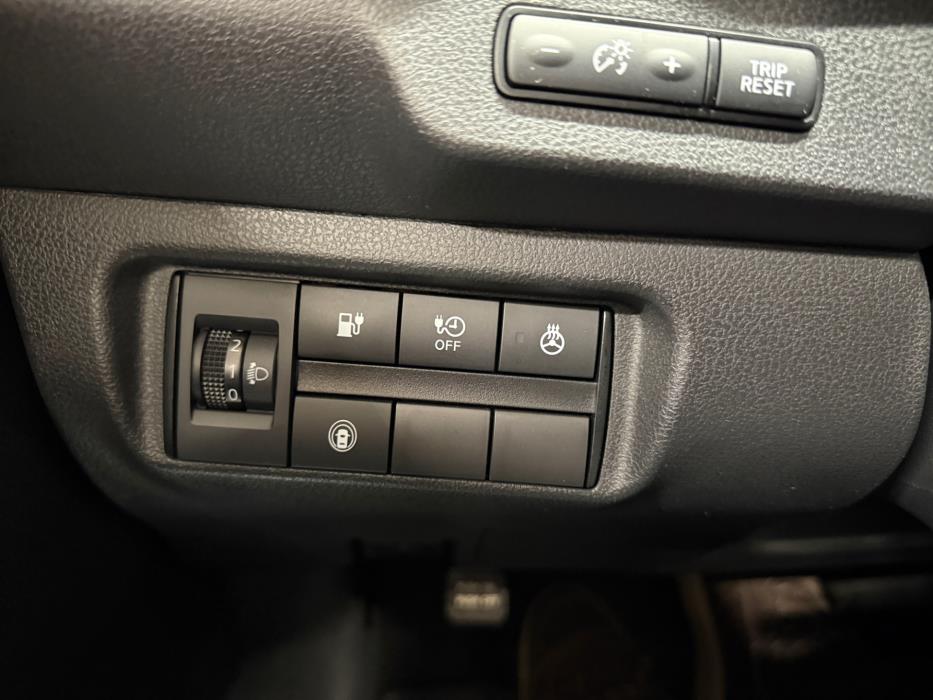 NISSAN LEAF 2023