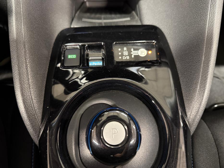 NISSAN LEAF 2023