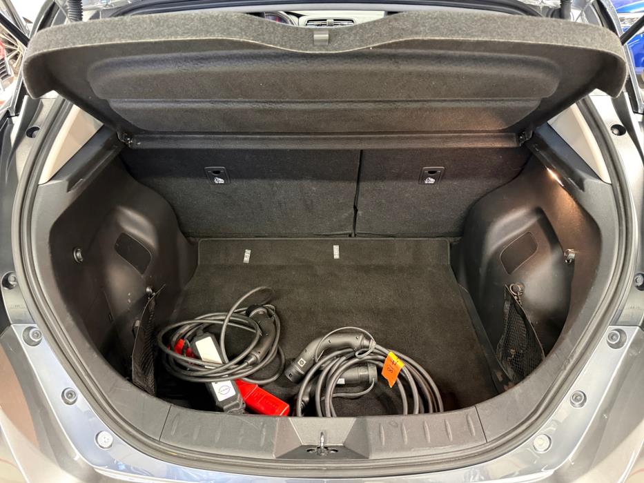 NISSAN LEAF 2023