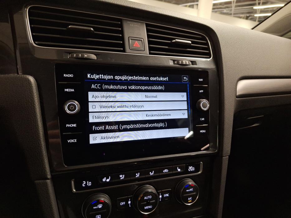 VOLKSWAGEN Golf 2018