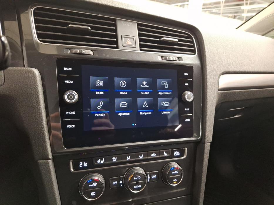 VOLKSWAGEN Golf 2018