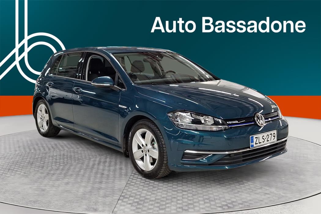 VOLKSWAGEN Golf 2018