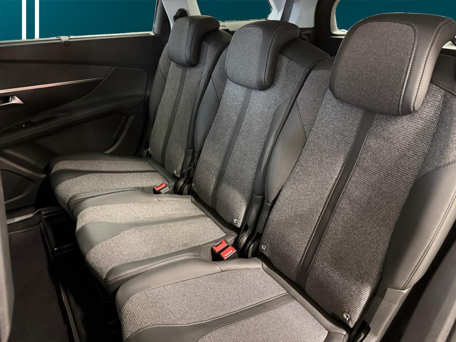 PEUGEOT 5008 2019