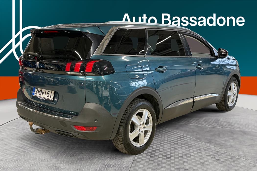 PEUGEOT 5008 2019