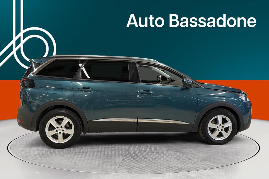 PEUGEOT 5008 2019