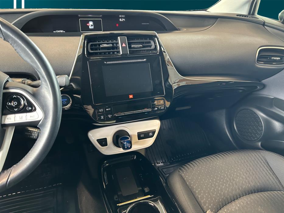 TOYOTA Prius 2017