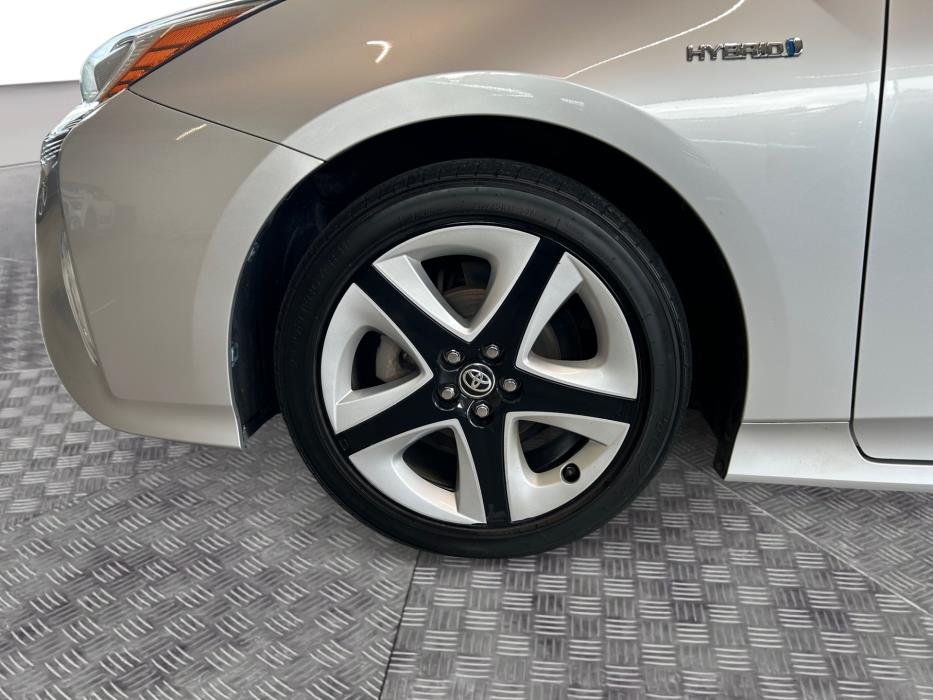 TOYOTA Prius 2017