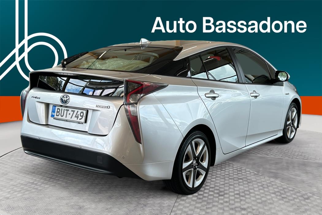 TOYOTA Prius 2017
