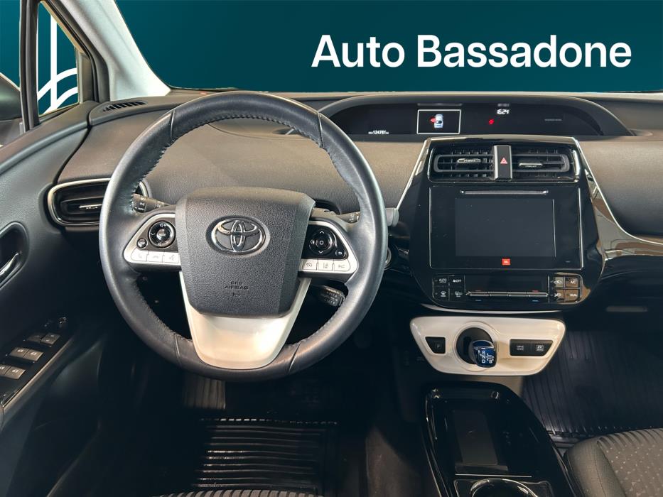 TOYOTA Prius 2017