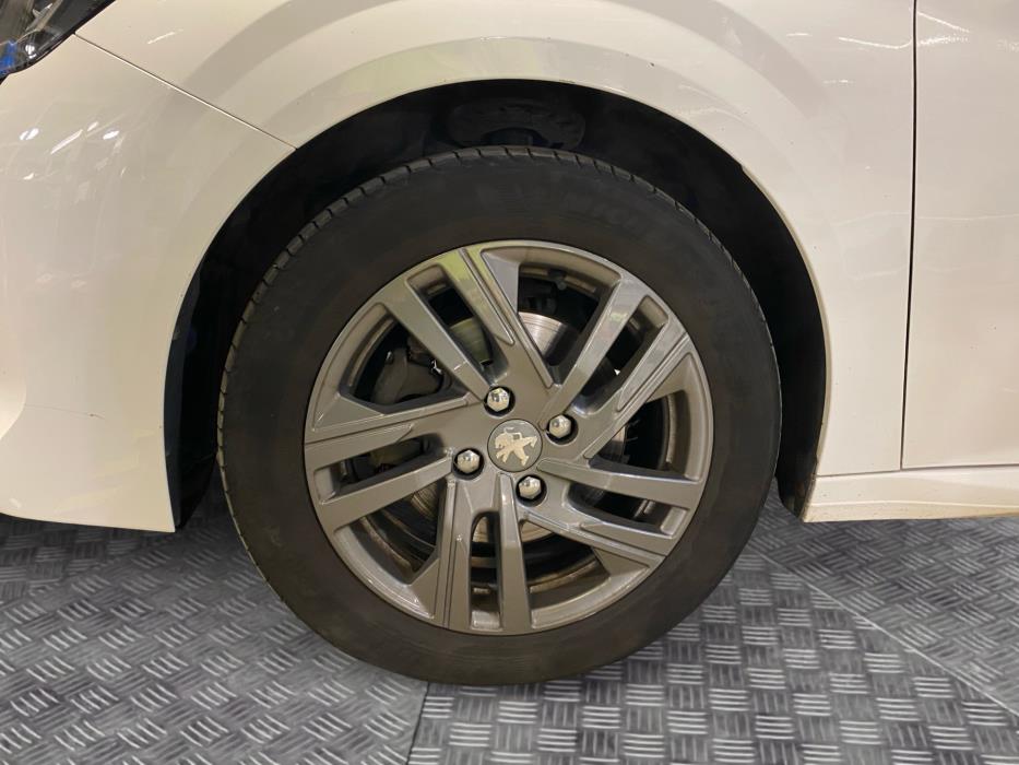 PEUGEOT 208 2022