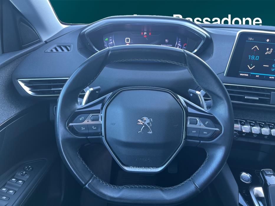 PEUGEOT 3008 2019