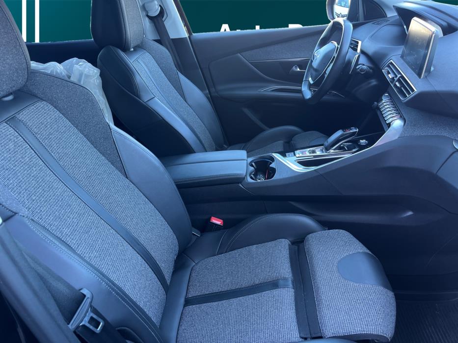 PEUGEOT 3008 2019