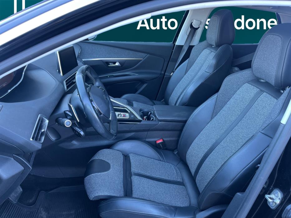 PEUGEOT 3008 2019