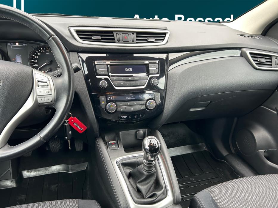 NISSAN Qashqai 2015