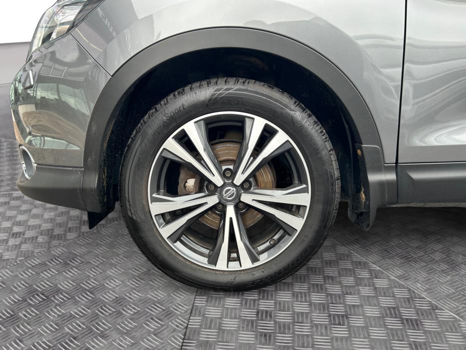 NISSAN Qashqai 2015