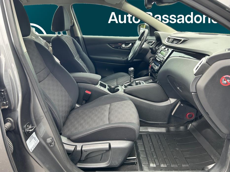 NISSAN Qashqai 2015