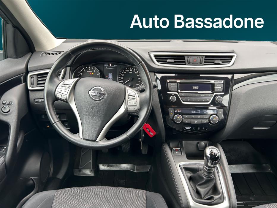 NISSAN Qashqai 2015