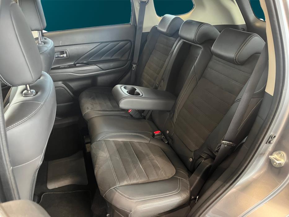 MITSUBISHI OUTLANDER PHEV 2020