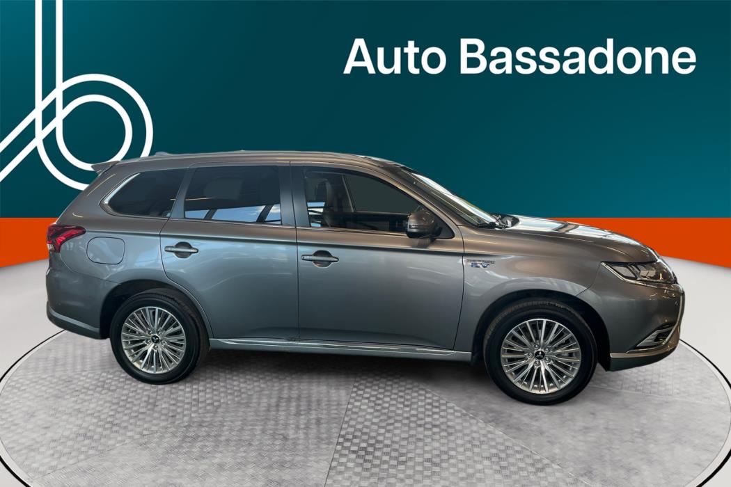 MITSUBISHI OUTLANDER PHEV 2020