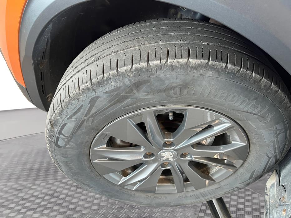 PEUGEOT e-2008 2023