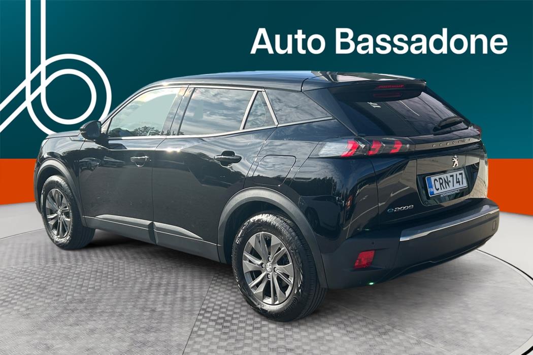 PEUGEOT e-2008 2023