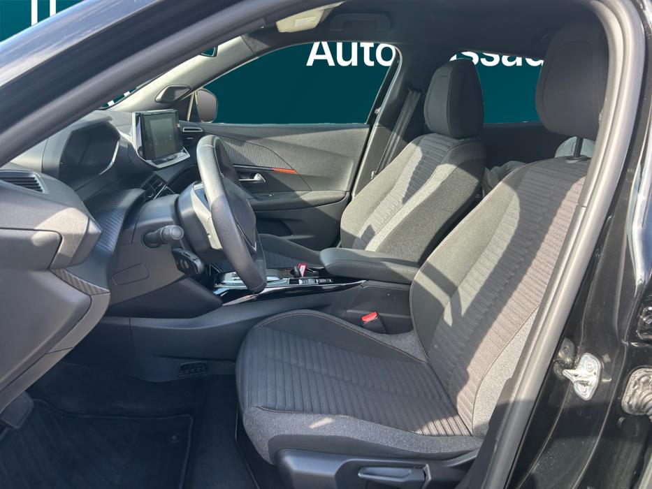PEUGEOT e-2008 2023