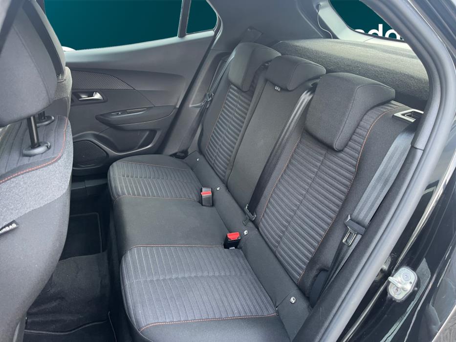 PEUGEOT e-2008 2023