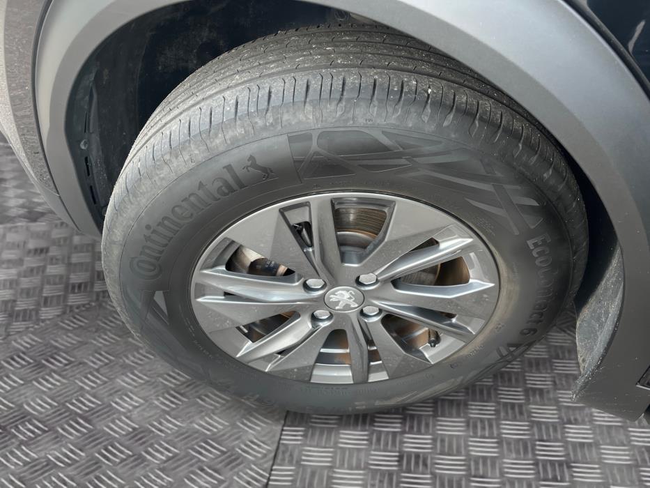 PEUGEOT e-2008 2023