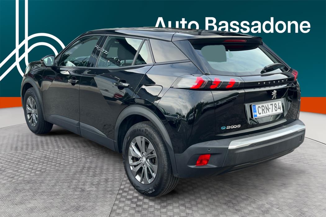 PEUGEOT e-2008 2023