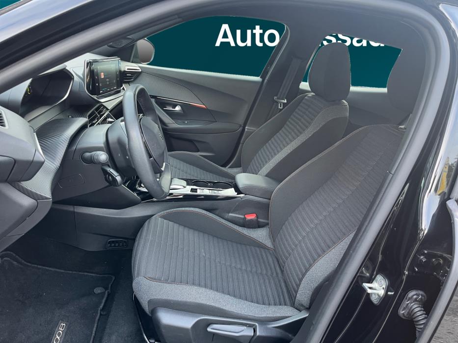 PEUGEOT e-2008 2023