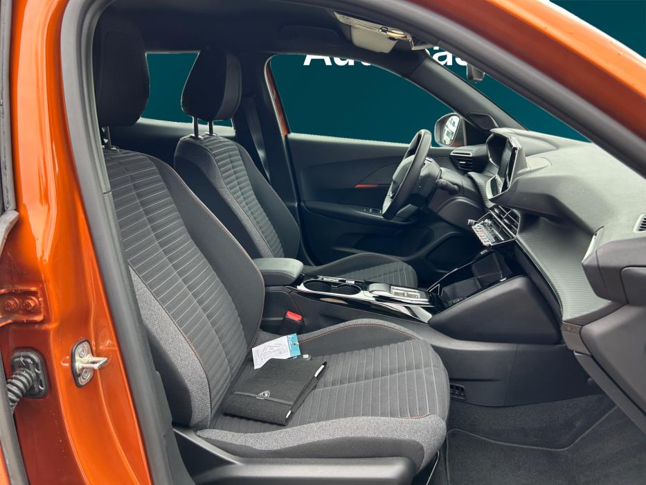 PEUGEOT e-2008 2023