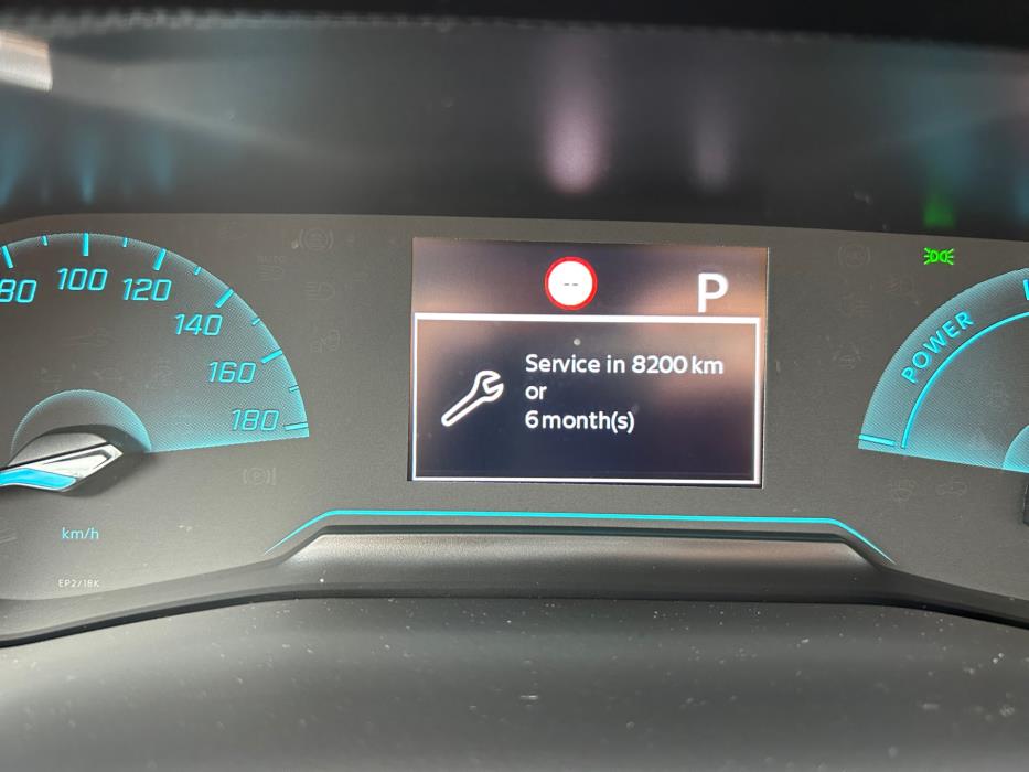 PEUGEOT e-2008 2023