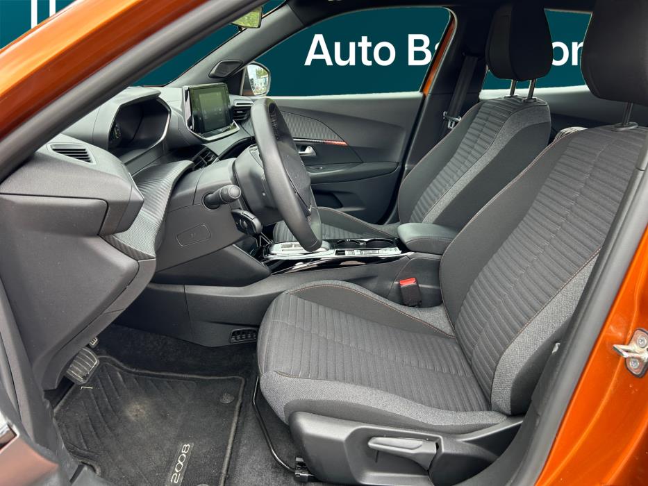 PEUGEOT e-2008 2023