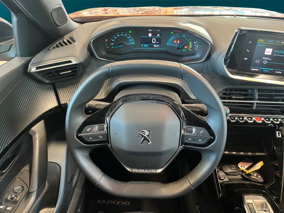 PEUGEOT e-2008 2023