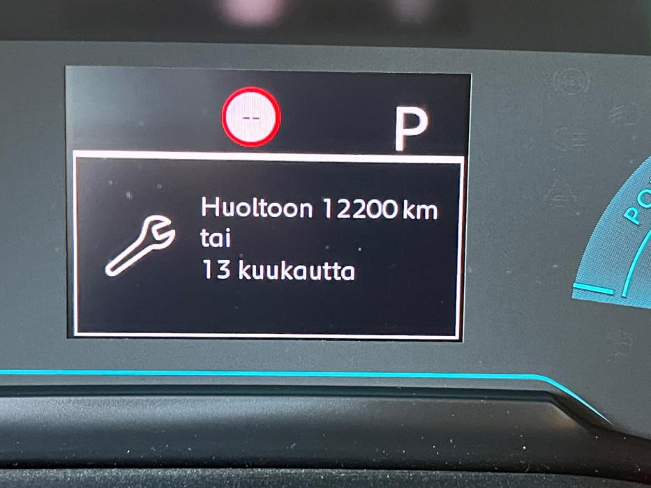 PEUGEOT e-2008 2023