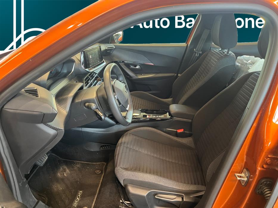 PEUGEOT e-2008 2023