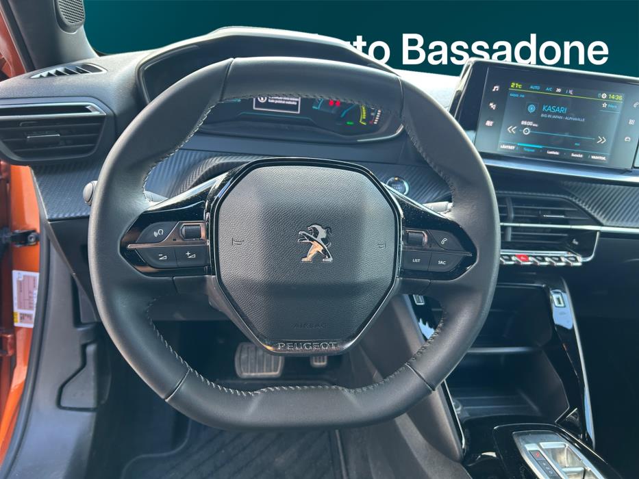 PEUGEOT e-2008 2023