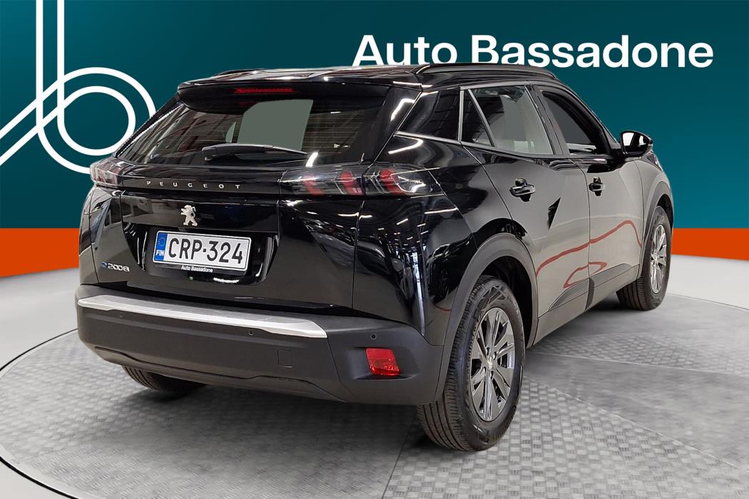 PEUGEOT e-2008 2023